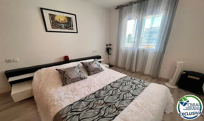 PORT CANIGÓ II Elegante apartamento de 1 dormitorio con terraza y vistas al canal