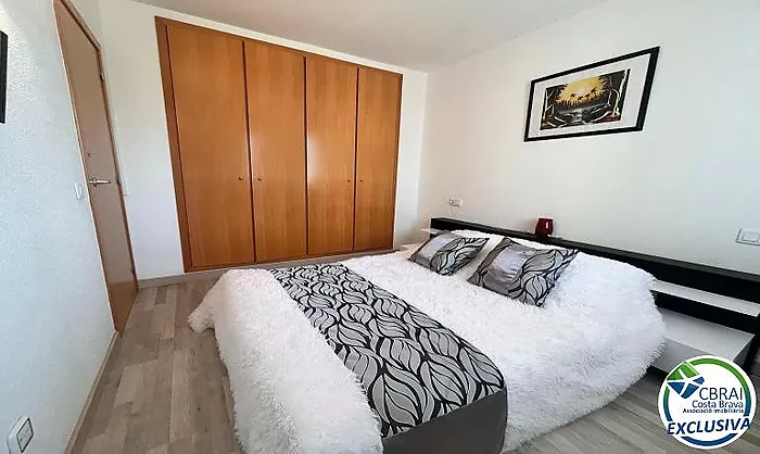 PORT CANIGÓ II Elegante apartamento de 1 dormitorio con terraza y vistas al canal