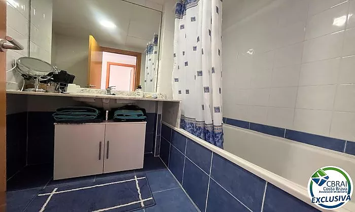 PORT CANIGÓ II Elegante apartamento de 1 dormitorio con terraza y vistas al canal