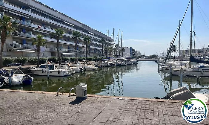 PORT CANIGÓ II Elegante apartamento de 1 dormitorio con terraza y vistas al canal