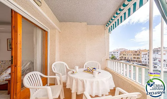 PORT MOXÓ Encantador apartamento de 2 dormitorios con vistas al canal, solárium y parking privado exterior
