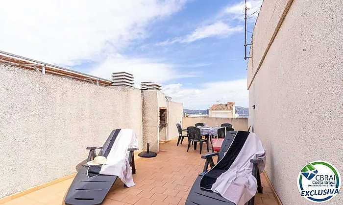PORT MOXÓ Encantador apartamento de 2 dormitorios con vistas al canal, solárium y parking privado exterior