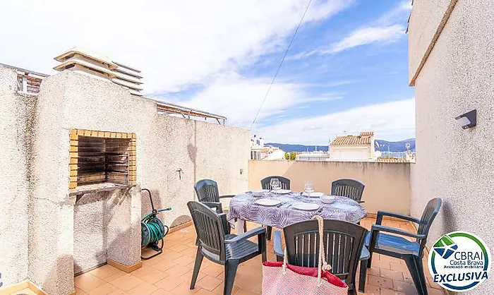 PORT MOXÓ Encantador apartamento de 2 dormitorios con vistas al canal, solárium y parking privado exterior