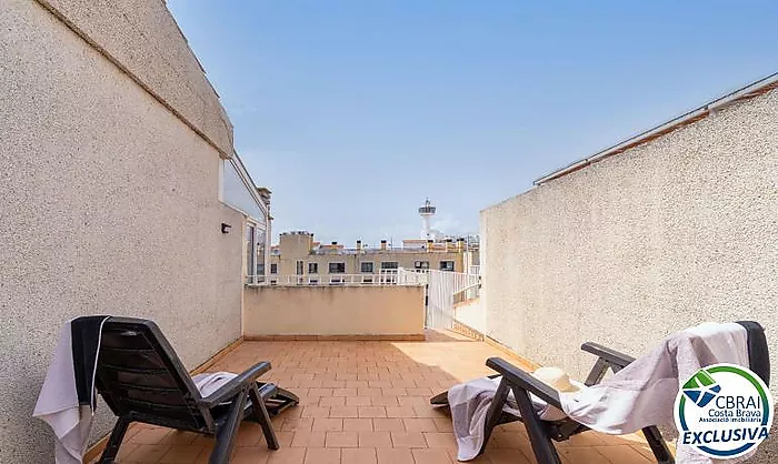 PORT MOXÓ Encantador apartamento de 2 dormitorios con vistas al canal, solárium y parking privado exterior