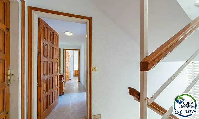 PORT MOXÓ Encantador apartamento de 2 dormitorios con vistas al canal, solárium y parking privado exterior