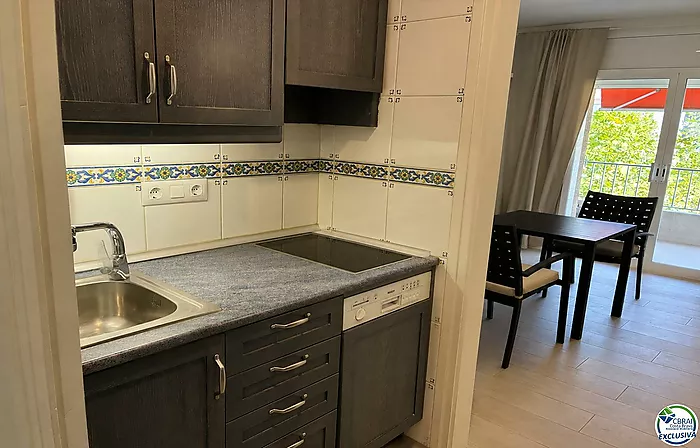 Bright Apartment in the Heart of Empuriabrava
