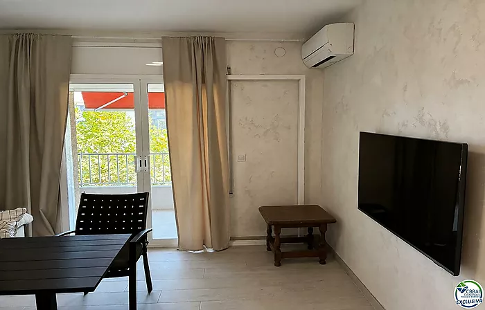 Bright Apartment in the Heart of Empuriabrava
