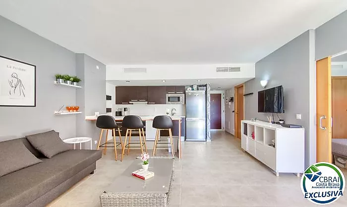 Apartament modern en planta baixa amb terrassa i piscina a Santa Margarida