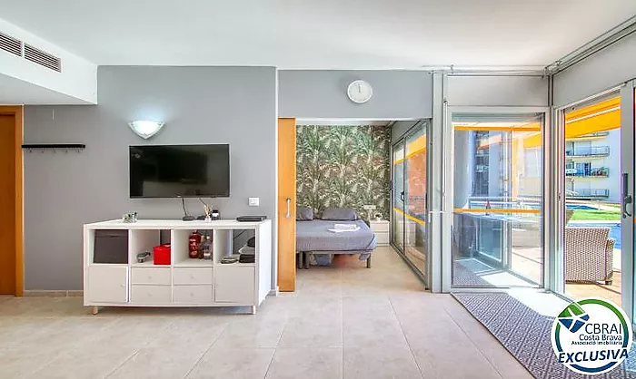 Apartament modern en planta baixa amb terrassa i piscina a Santa Margarida