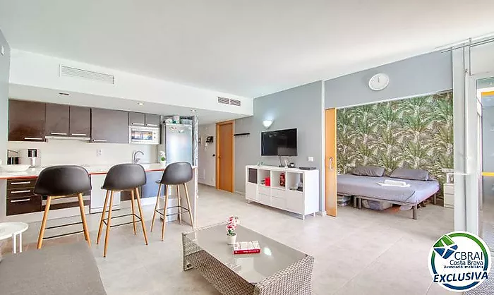 Apartament modern en planta baixa amb terrassa i piscina a Santa Margarida