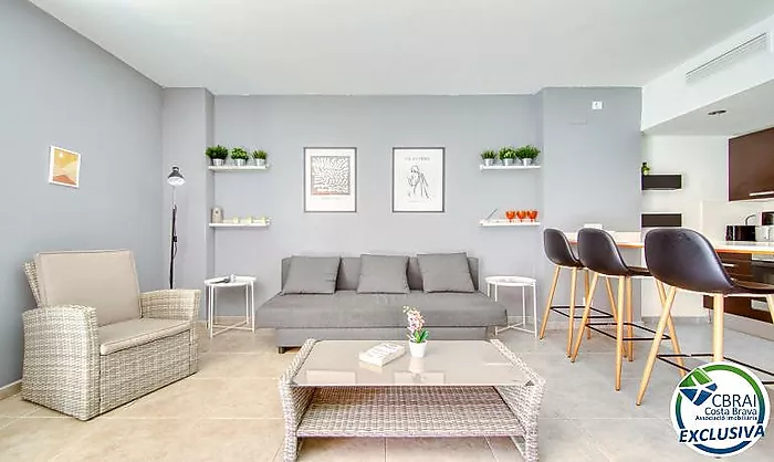 Apartament modern en planta baixa amb terrassa i piscina a Santa Margarida