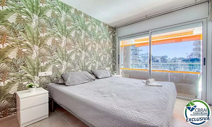 Apartament modern en planta baixa amb terrassa i piscina a Santa Margarida