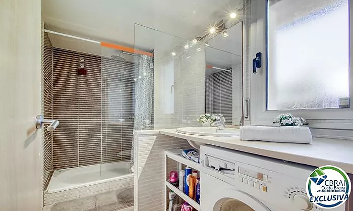 Apartament modern en planta baixa amb terrassa i piscina a Santa Margarida