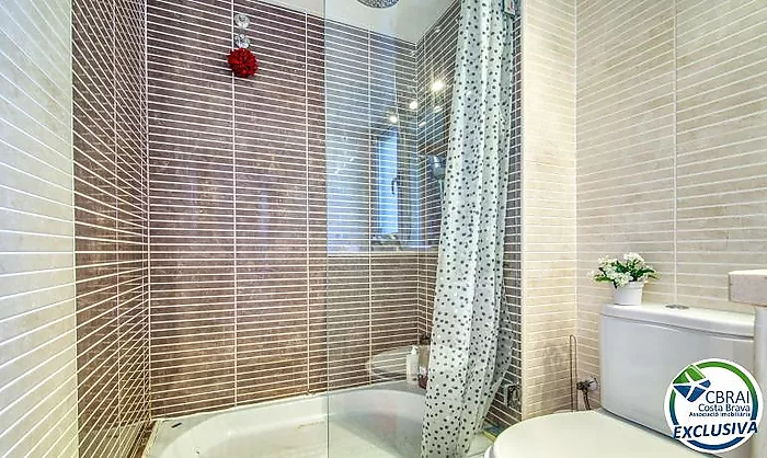 Apartament modern en planta baixa amb terrassa i piscina a Santa Margarida