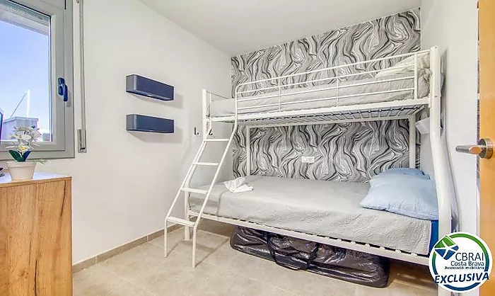 Apartament modern en planta baixa amb terrassa i piscina a Santa Margarida