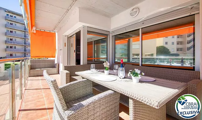 Apartament modern en planta baixa amb terrassa i piscina a Santa Margarida