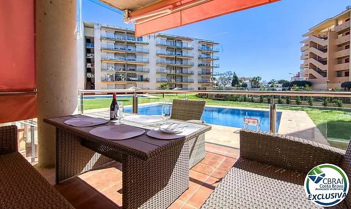Apartament modern en planta baixa amb terrassa i piscina a Santa Margarida