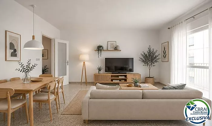 VIVE ROSES A PIE: AMPLIO PISO CON 3 DORMITORIOS Y 2 TERRAZAS A 350 M DE LA PLAYA