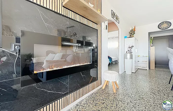 Apartamento reformado con terraza a 150 m de la playa – Empuriabrava