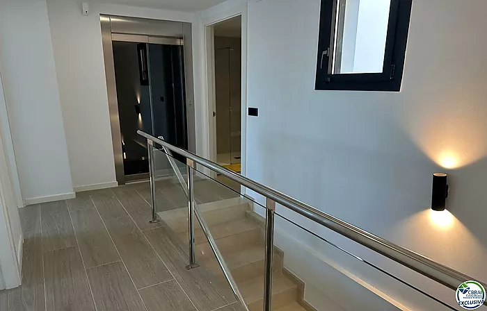 Casa en Roses, 3 habitaciones, 250 m2