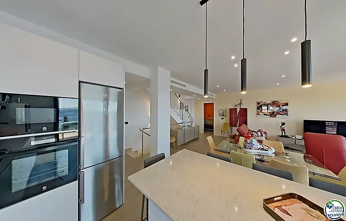Casa en Roses, 3 habitaciones, 250 m2