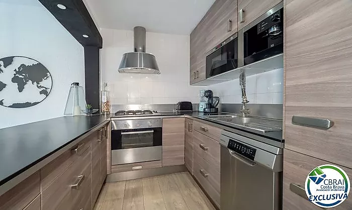 Superbe maison de pêcheur avec amarre de 8 m x 3 m