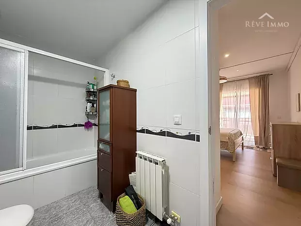 Apartamento renovado con espectacular terraza en el centro de Roses