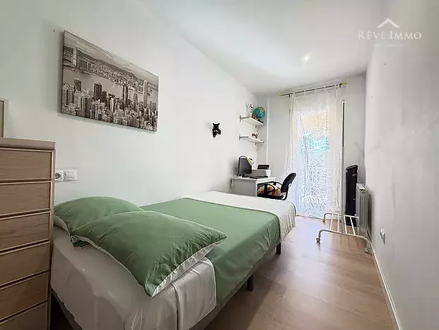 Apartamento renovado con espectacular terraza en el centro de Roses