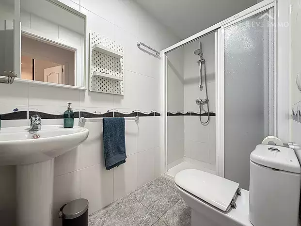 Apartamento renovado con espectacular terraza en el centro de Roses