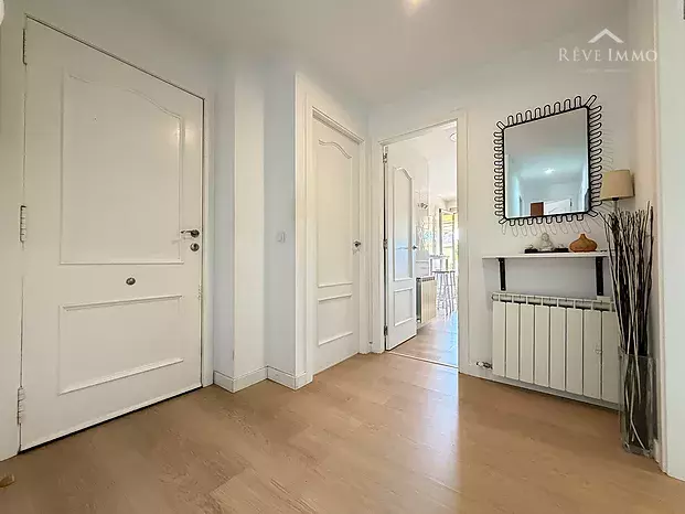 Apartamento renovado con espectacular terraza en el centro de Roses