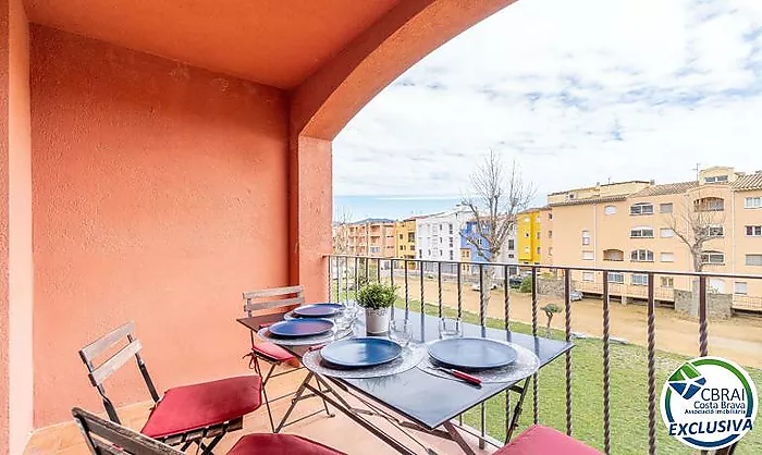 GRAN RESERVA Encantador apartamento a solo 50 metros de la playa, con piscinas, jardines comunitarios y licencia turística