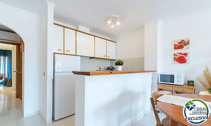 GRAN RESERVA Encantador apartamento a solo 50 metros de la playa, con piscinas, jardines comunitarios y licencia turística