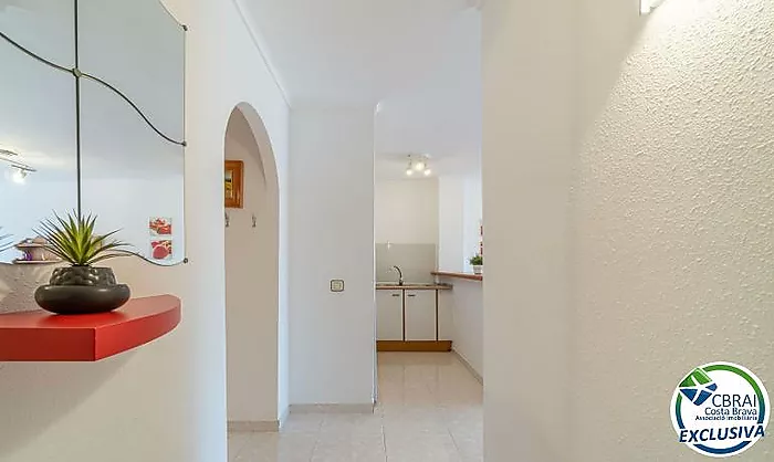 GRAN RESERVA Encantador apartamento a solo 50 metros de la playa, con piscinas, jardines comunitarios y licencia turística
