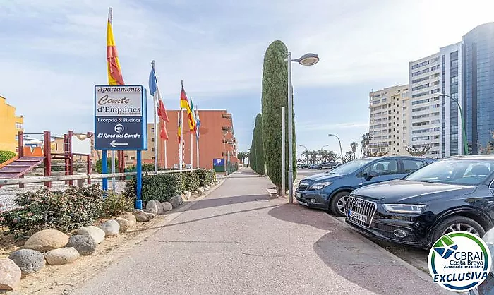 GRAN RESERVA Encantador apartamento a solo 50 metros de la playa, con piscinas, jardines comunitarios y licencia turística