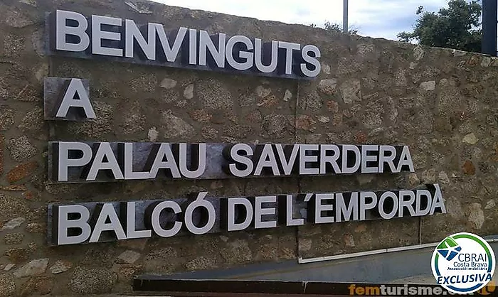 OLIVERA PALAU Place de parking sécurisée pour petite voiture, motos, jet-skis et vélos