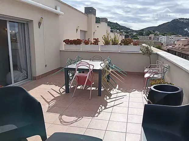 INCREIBLE Y MAGNIFIC APARTAMENT DUPLEX AL CENTRE DE ROSES amb llicència turística