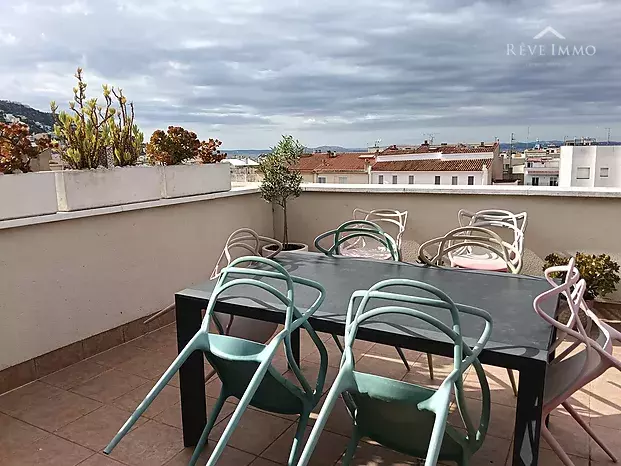 INCREIBLE Y MAGNIFIC APARTAMENT DUPLEX AL CENTRE DE ROSES amb llicència turística