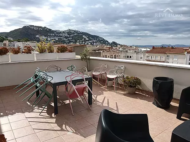 INCREIBLE Y MAGNIFIC APARTAMENT DUPLEX AL CENTRE DE ROSES amb llicència turística
