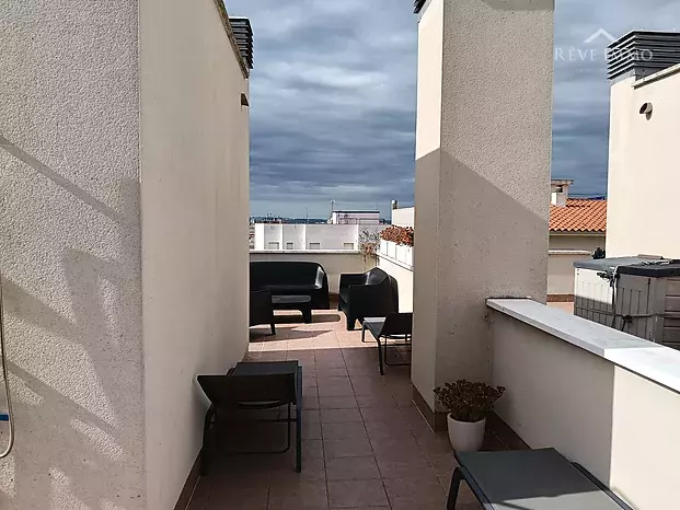 INCREIBLE Y MAGNIFIC APARTAMENT DUPLEX AL CENTRE DE ROSES amb llicència turística