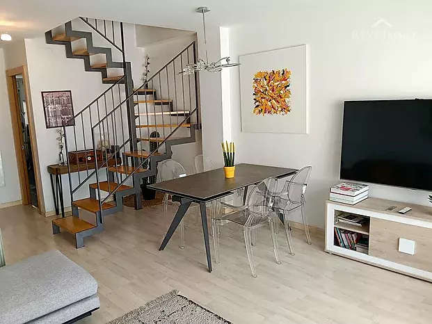 INCREIBLE Y MAGNIFIC APARTAMENT DUPLEX AL CENTRE DE ROSES amb llicència turística