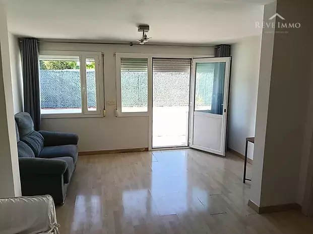 Casa d'una sola planta de 3 dormitoris amb piscina a Empuriabrava