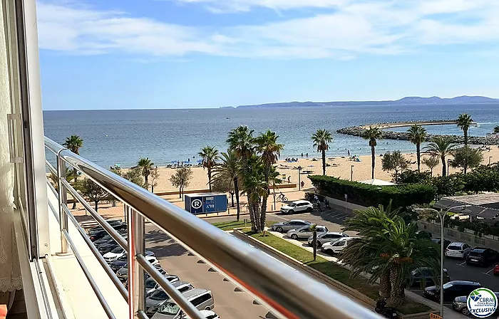 Première ligne de mer – Vue spectaculaire sur la mer et rénové