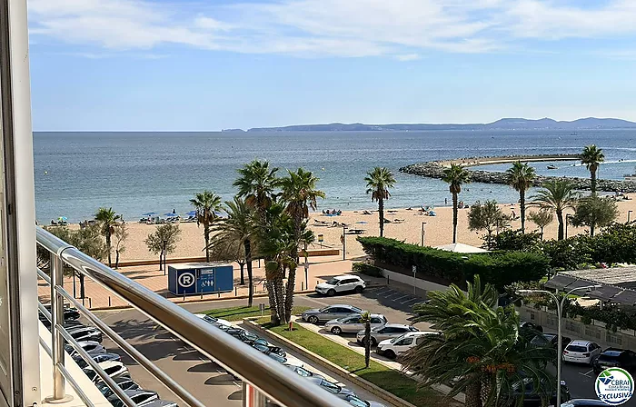 Première ligne de mer – Vue spectaculaire sur la mer et rénové