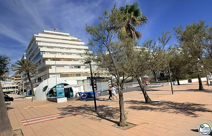Première ligne de mer – Vue spectaculaire sur la mer et rénové