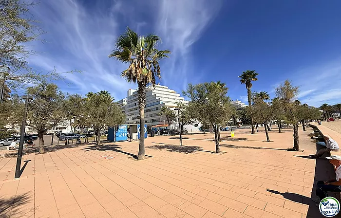 Première ligne de mer – Vue spectaculaire sur la mer et rénové