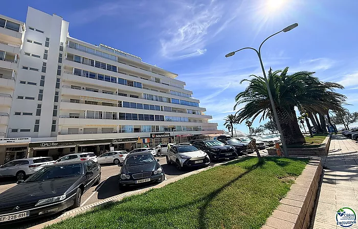 Première ligne de mer – Vue spectaculaire sur la mer et rénové