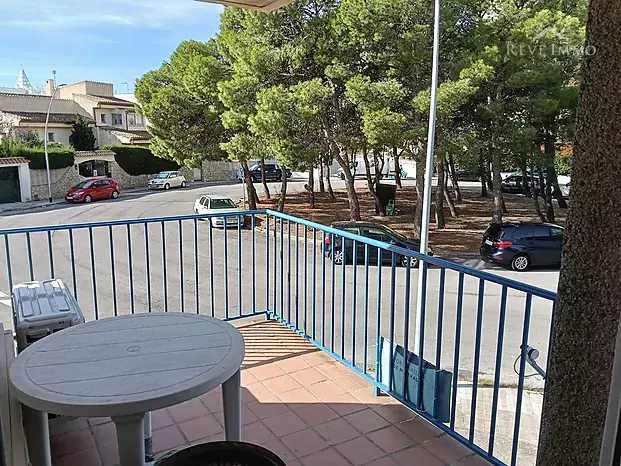 Bel Appartement avec terrasse et parking privé à Santa Margarita Rosas