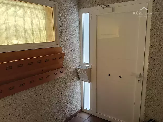Bel Appartement avec terrasse et parking privé à Santa Margarita Rosas