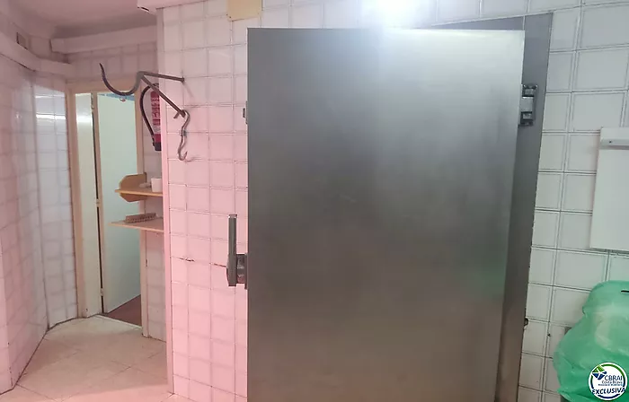 En venta local comercial, antigua carniceria.