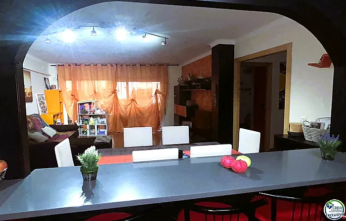 Appartement rénové au centre de Llançà, prêt à emménager